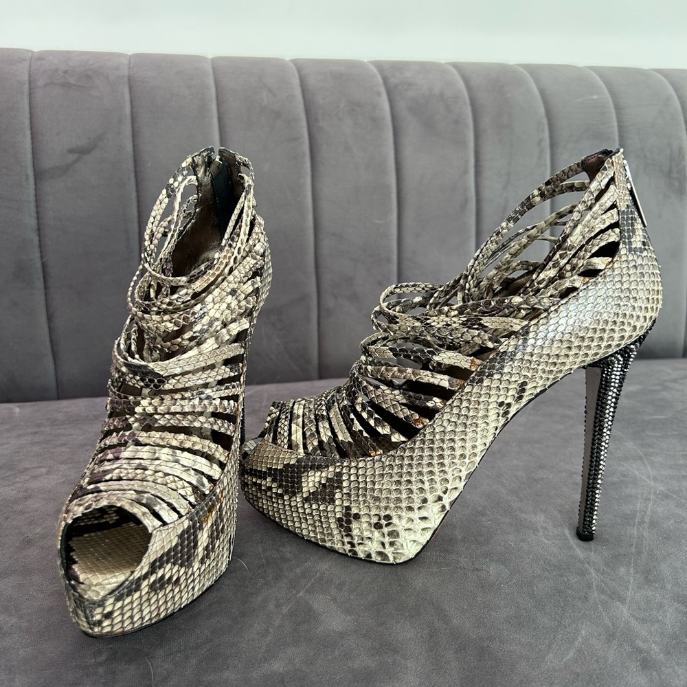 Genuine Python high heels, size 39, Leather-Italian, Like new